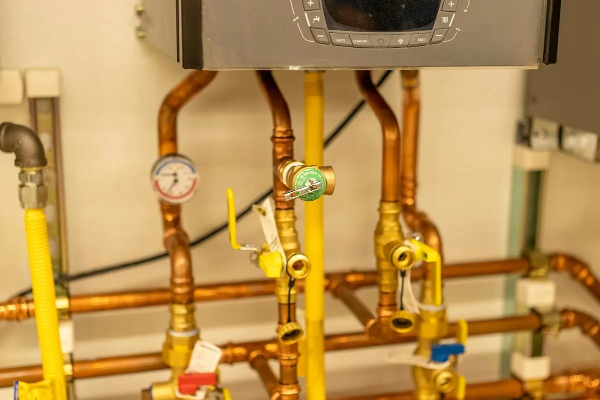 Licensed technician providing Slab Leak Repair for a homeowner in Horn Lake